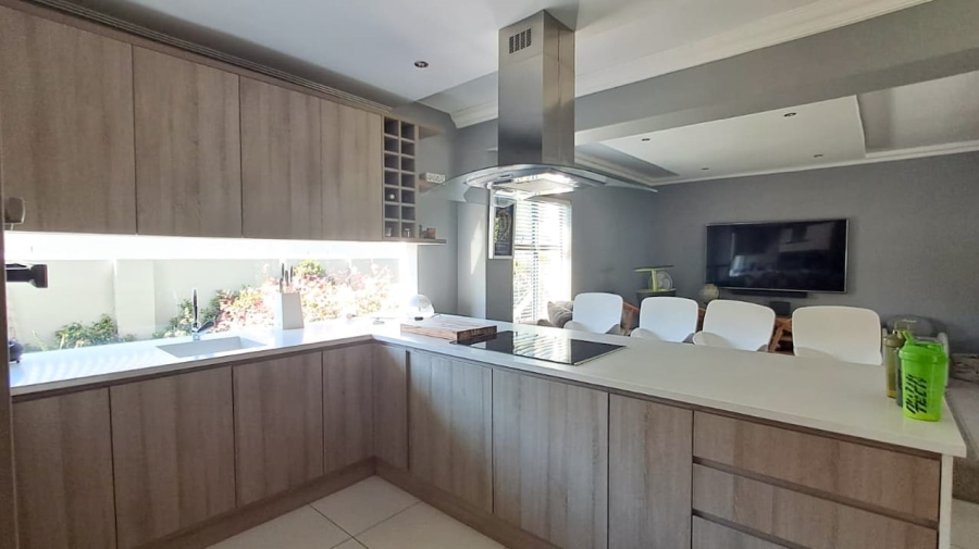 To Let 4 Bedroom Property for Rent in Avalon Estate Western Cape